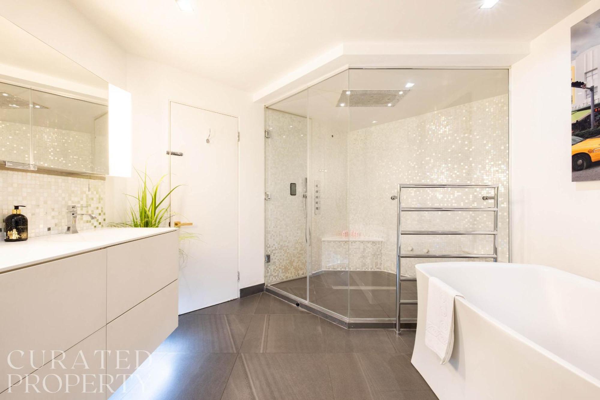 Amazingly Luxurious Loft Apartment, Soho - 3 Bedrooms, 2 Bath & Office London Ngoại thất bức ảnh