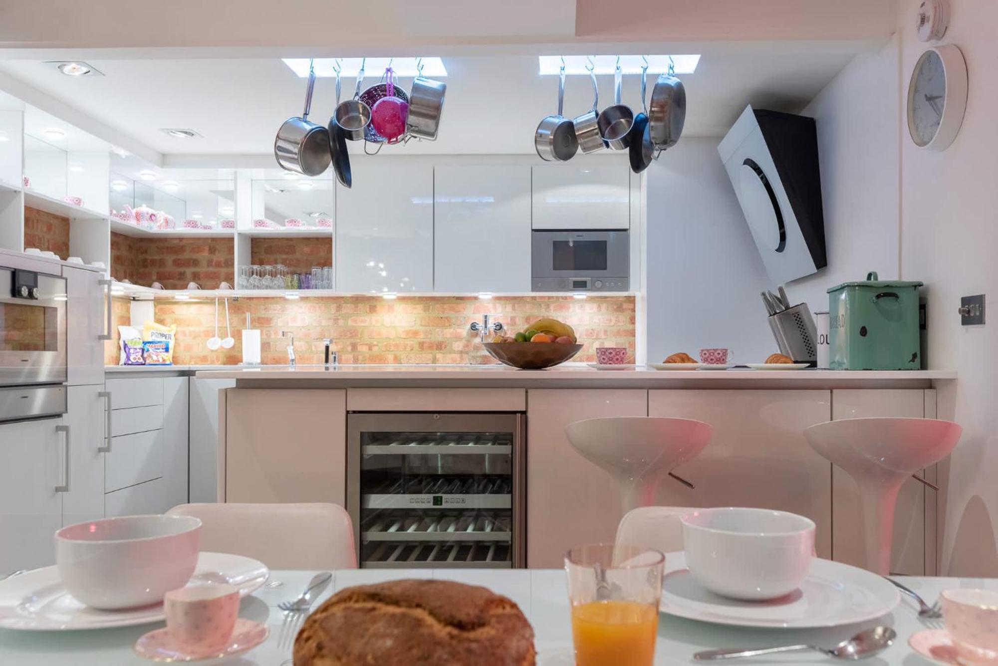 Amazingly Luxurious Loft Apartment, Soho - 3 Bedrooms, 2 Bath & Office London Ngoại thất bức ảnh