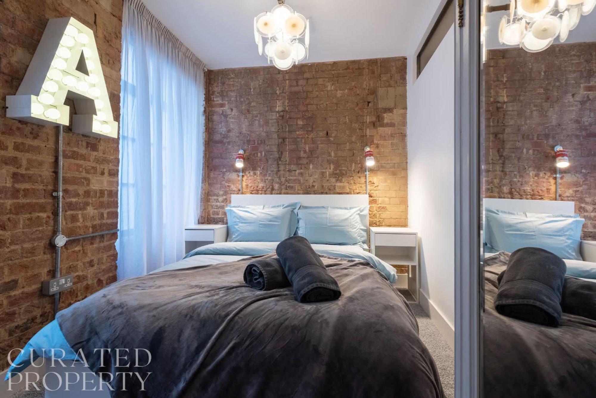 Amazingly Luxurious Loft Apartment, Soho - 3 Bedrooms, 2 Bath & Office London Ngoại thất bức ảnh